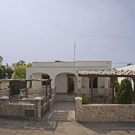 Villa Al Mare Gallipoli 玛丽娜迪曼卡维萨 外观 照片