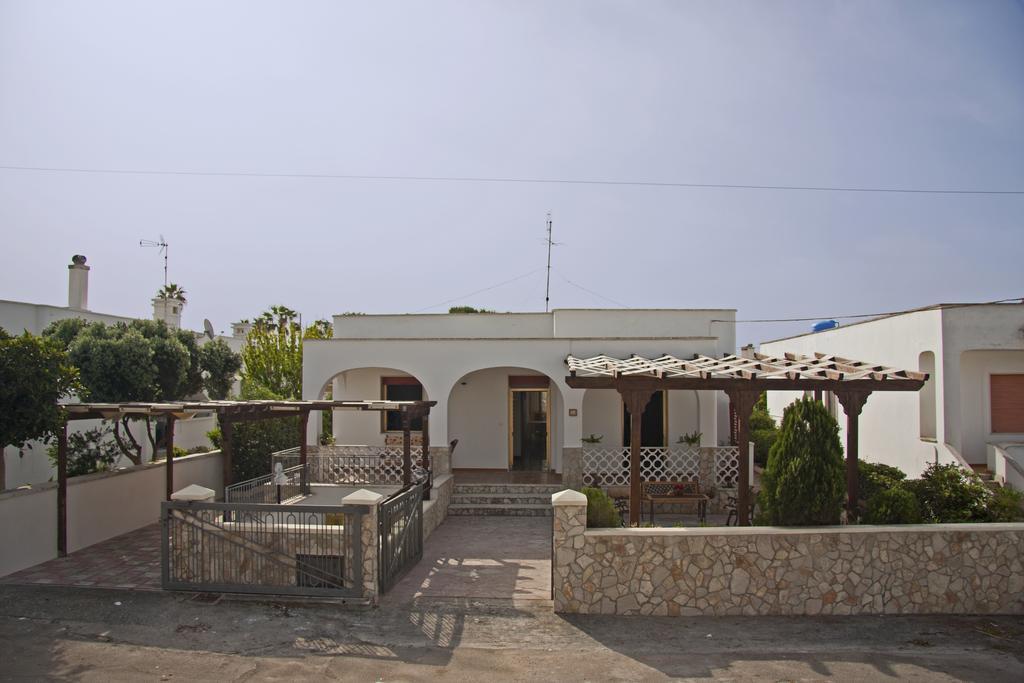 Villa Al Mare Gallipoli 玛丽娜迪曼卡维萨 外观 照片