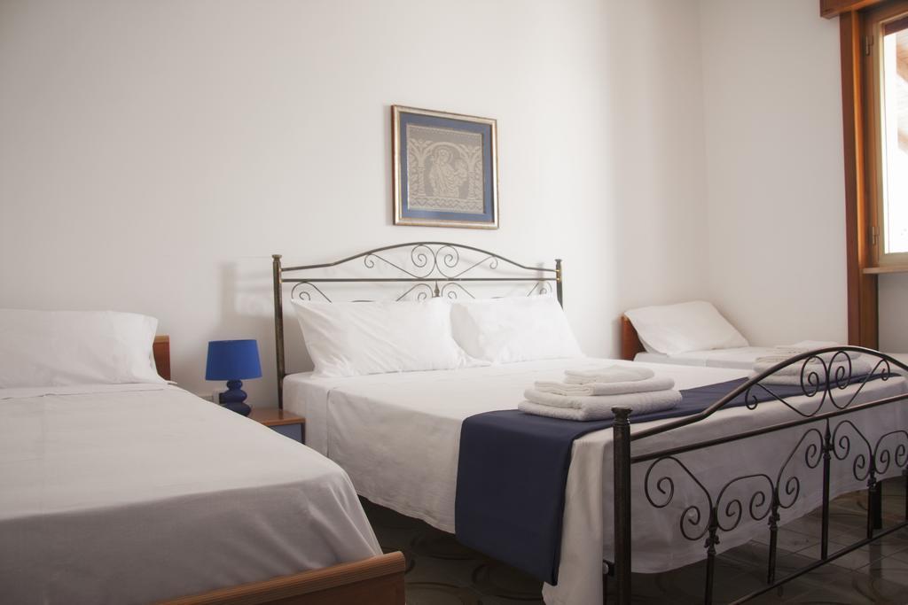 Villa Al Mare Gallipoli 玛丽娜迪曼卡维萨 外观 照片