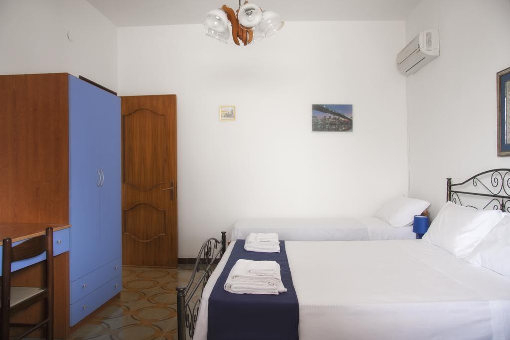 Villa Al Mare Gallipoli 玛丽娜迪曼卡维萨 外观 照片